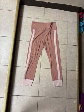 Athleta Elation Rib Trim 7/8 Tight Leggings in Palermo Pink